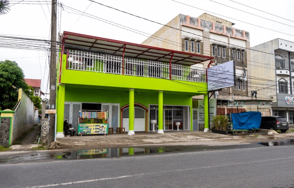 Paradise Hotel